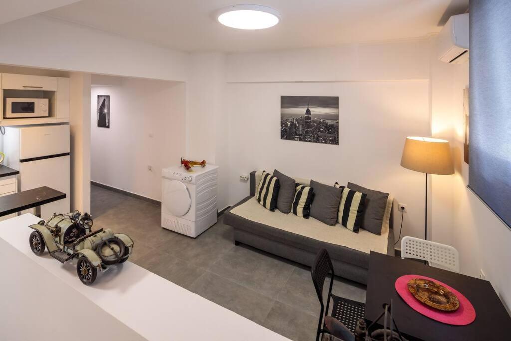 Hilton Area Brand New Comfortable Apartment Афіни Екстер'єр фото