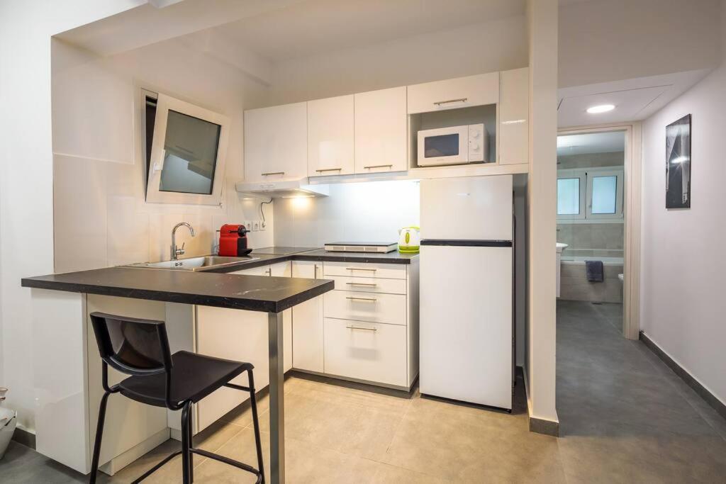 Hilton Area Brand New Comfortable Apartment Афіни Екстер'єр фото